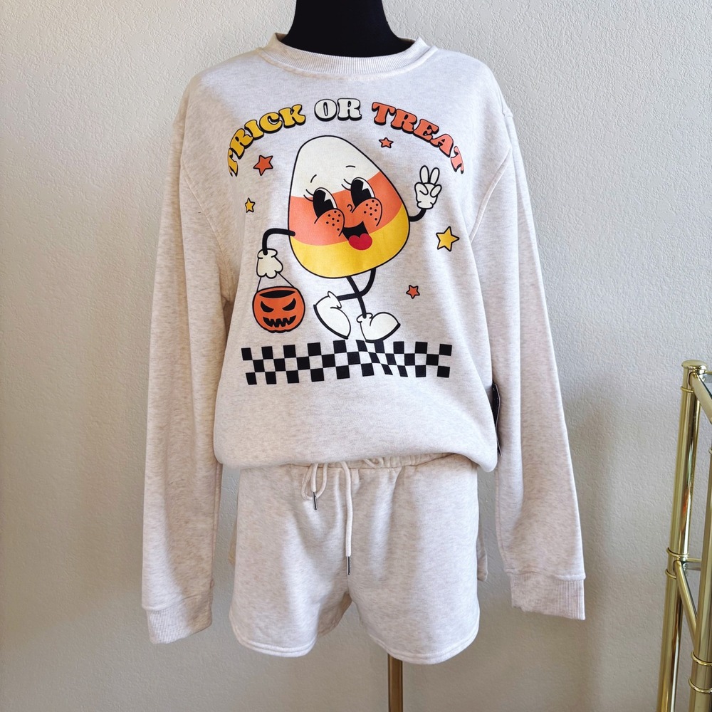 NWT Trick Or Treat Sweatshirt‎ and Shorts, Halloween Lounge Set, Candy Corn Sz M